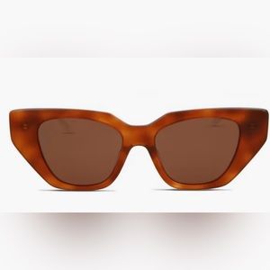 Gucci GG0641S authentic cat eye sunglasses brand new